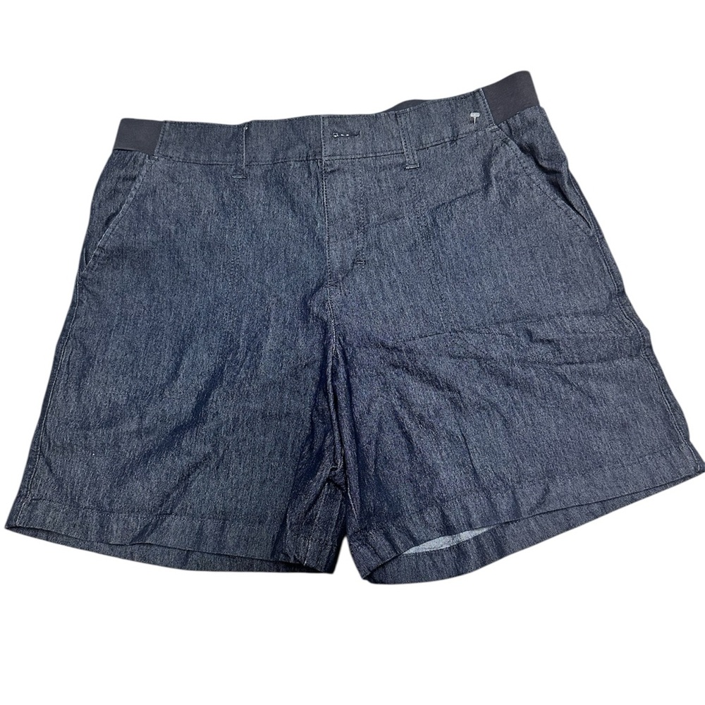 Black Flat Front Mid-Thigh Shorts for Women